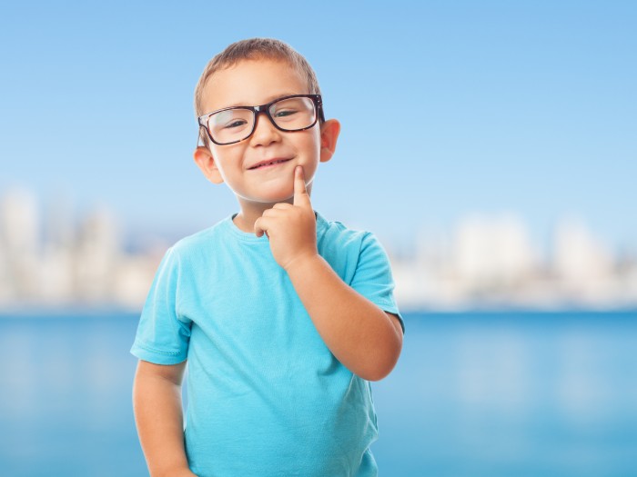 Cómo saber si mi hijo necesita gafas